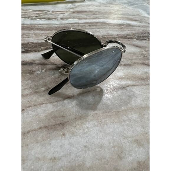 Ray Ban Blue and Silver Mirror Sunglasses Foldable Comes with case - Picture 8 of 10